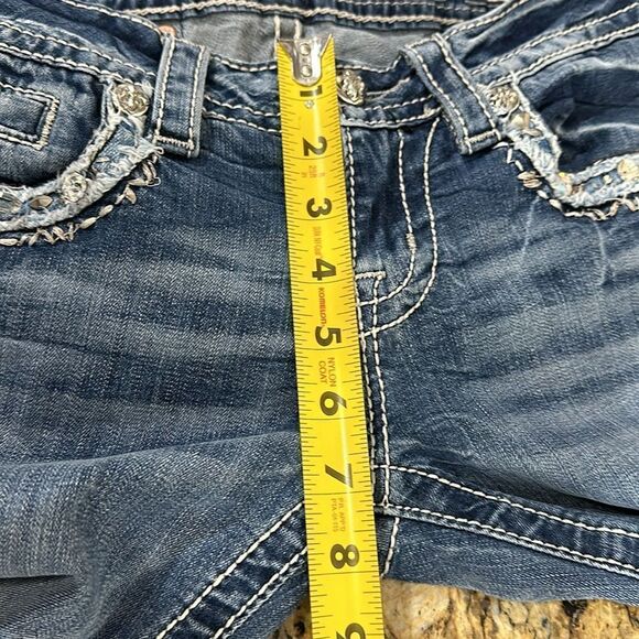 Miss Me Low Rise Embellished Signature Cuffed Capri Size 25 - Picture 8 of 8